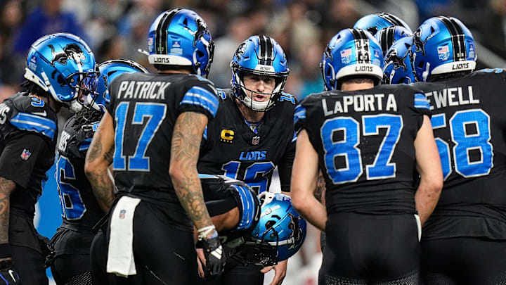 Detroit Lions quarterback Jared Goff (16).