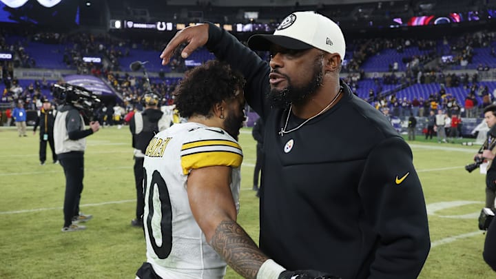 Pittsburgh Steelers v Baltimore Ravens