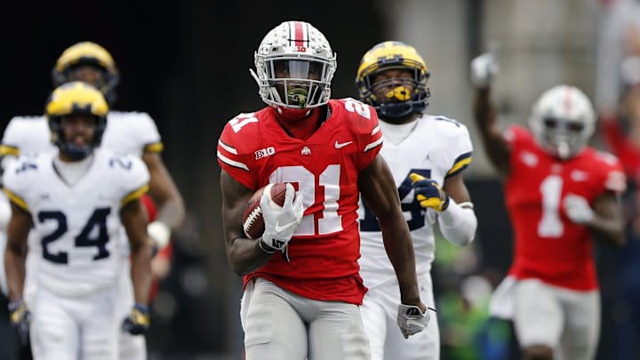 Ohio State Buckeyes wide receiver Parris Campbell Jr. (21) scores a rushing touchdown against Michigan Wolverines in the 4th quarter of their game at Ohio Stadium in Columbus, Ohio on November 24, 2018.