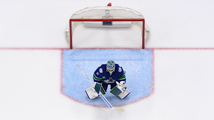 Chicago Blackhawks v Vancouver Canucks