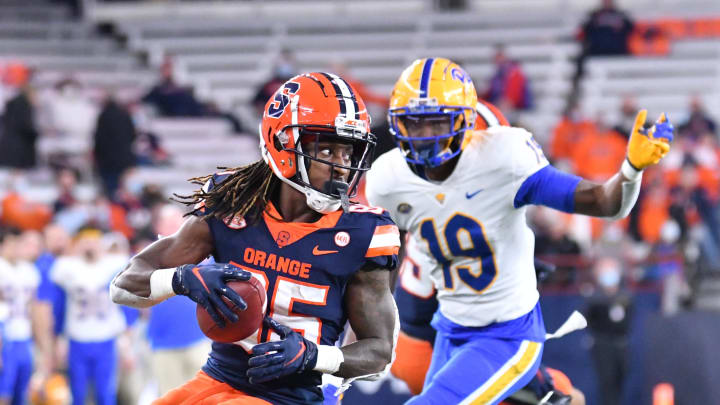 Nov 27, 2021; Syracuse, New York, USA; Syracuse Orange wide receiver Courtney Jackson (85) turns up