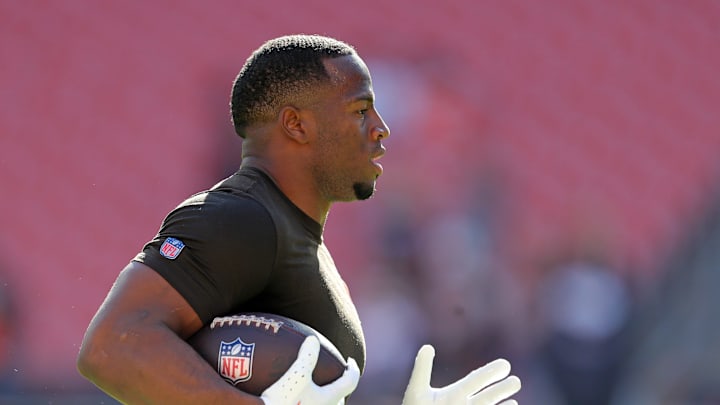 Cleveland Browns running back Nick Chubb warms up before an NFL football game against the Cincinnati Bengals at Huntington Bank Field, Sunday, Oct. 20, 2024, in Cleveland, Ohio.