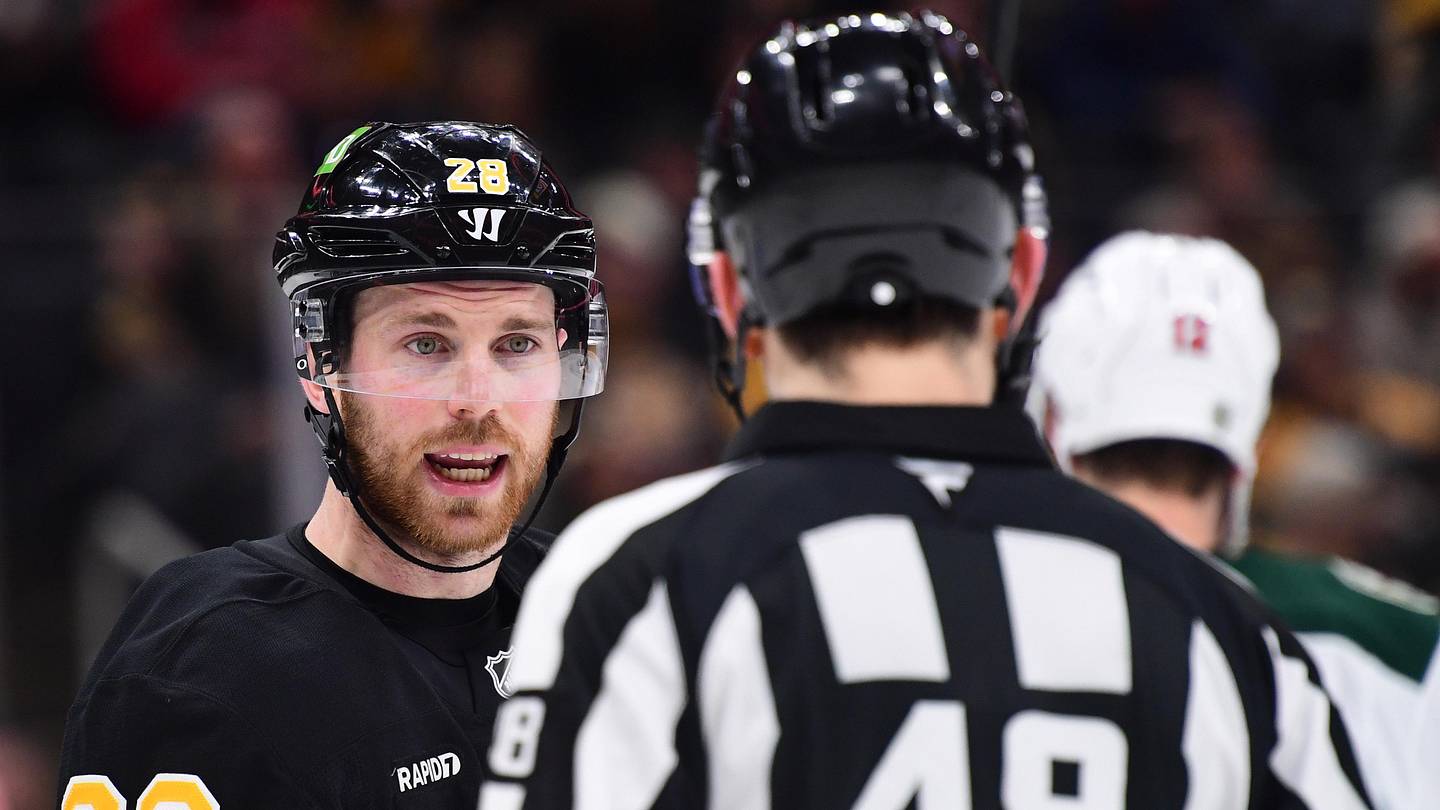 Elias Lindholm remains a concern for the Bruins after another frustrating season