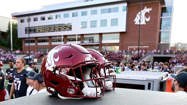 Sep 20, 2025; Pullman, Washington, USA; Washington State Cougars helmet sits during a game against the Washington Huskies in the first half of Apple Cup at Gesa Field at Martin Stadium. Mandatory Credit: James Snook-Imagn Images Sep 20, 2025; Pullman, Washington, USA; Washington State Cougars helmet sits during a game against the Washington Huskies in the first half of Apple Cup at Gesa Field at Martin Stadium. Mandatory Credit: James Snook-Imagn Images