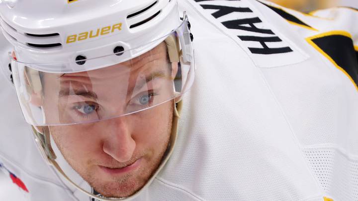 Mar 27, 2025; Buffalo, New York, USA; Pittsburgh Penguins right wing Kevin Hayes waits for the face-off during the first period against the Buffalo Sabres at KeyBank Center. Mar 27, 2025; Buffalo, New York, USA; Pittsburgh Penguins right wing Kevin Hayes waits for the face-off during the first period against the Buffalo Sabres at KeyBank Center.