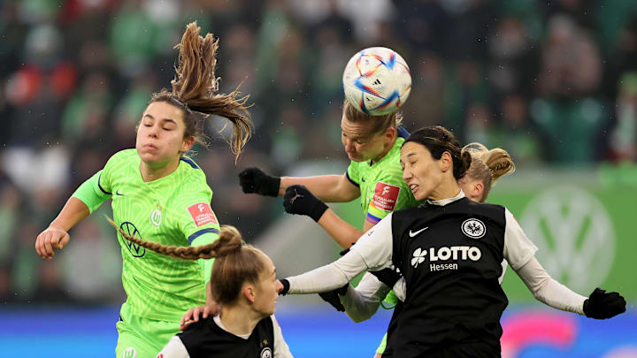Am Sonntag wartet ein ganz heißes Duell auf alle Frauenfußball-Fans: Eintracht Frankfurt empfängt den VfL Wolfsburg