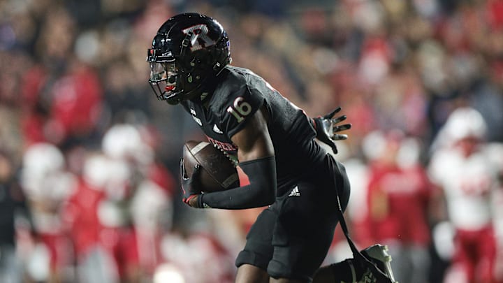 Rutgers Scarlet Knights defensive back Max Melton (16)