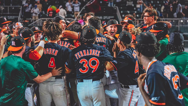 Miami Hurricanes Baseball celebrating the Walk off homerun against UCF.