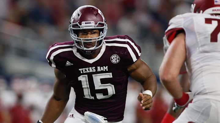Sep 24, 2016; Dallas, TX, USA;  Texas A&M Aggies defensive lineman Myles Garrett (15) in game