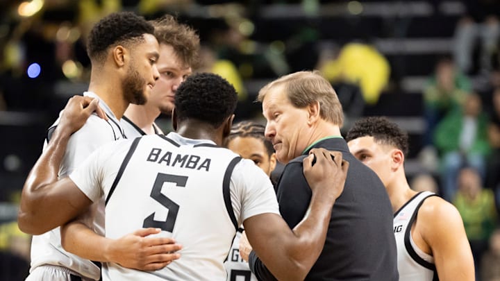 Oregon head coach Dana Altman talks to his team as the Oregon Ducks host the Northwestern Wildcats Tuesday, Feb. 11, 2025, at Matthew Knight Arena in Eugene, Ore.