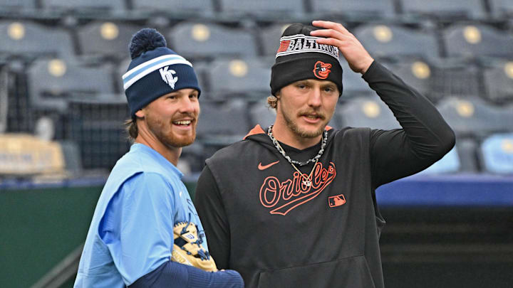 Apr 4, 2025; Kansas City, Missouri, USA; Kansas City Royals shortstop Bobby Witt Jr. (left) talks with Baltimore Orioles shortstop Gunnar Henderson (right) before the game at Kauffman Stadium. Mandatory Credit: Peter Aiken-Imagn Images Apr 4, 2025; Kansas City, Missouri, USA; Kansas City Royals shortstop Bobby Witt Jr. (left) talks with Baltimore Orioles shortstop Gunnar Henderson (right) before the game at Kauffman Stadium. Mandatory Credit: Peter Aiken-Imagn Images