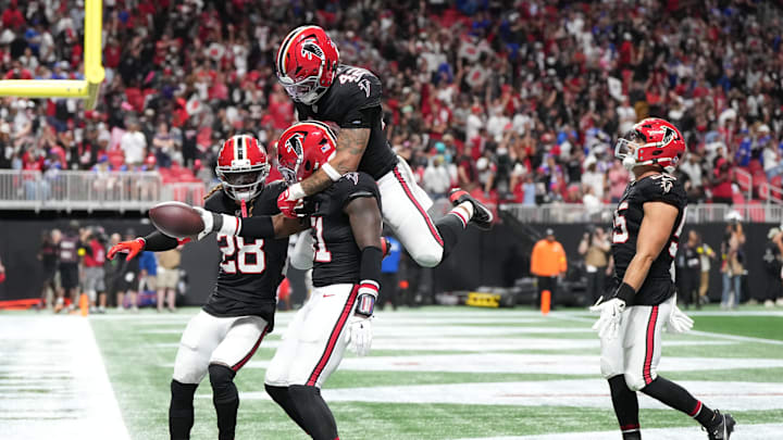 The linebacker room set the tone for the Falcons' win over the Bills The linebacker room set the tone for the Falcons' win over the Bills