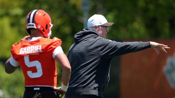 Cleveland Browns Quarterbacks Coach Breaks Down Shedeur Sanders, Dillon  Gabriel Battle