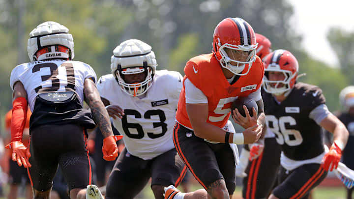 Cleveland Browns quarterback Dillon Gabriel (5) runs for yards during NFL training camp at CrossCountry Mortgage Campus, Friday, Aug. 1, 2025, in Berea, Ohio.