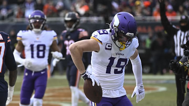 Minnesota Vikings wide receiver Adam Thielen (19)