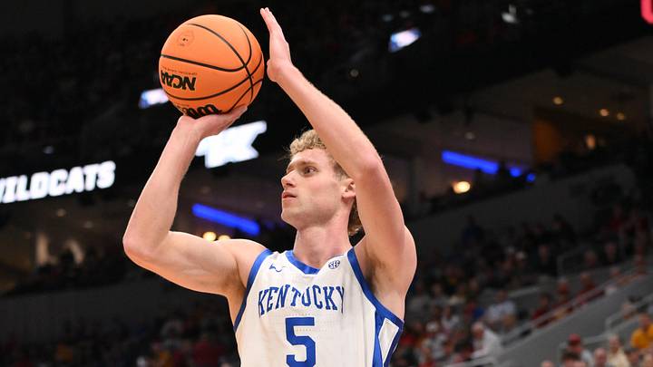 Mar 20, 2026; St. Louis, MO, USA; Kentucky Wildcats guard Collin Chandler (5) shoots a three point shot against the Santa Clara Broncos during the second half of a first round game of the men's 2026 NCAA Tournament at Enterprise Center. Mandatory Credit: Jeff Curry-Imagn Images