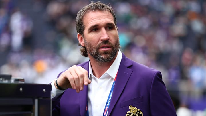 Oct 6, 2024; Tottenham, ENG; Former Defensive end Jared Allen is the Minnesota Vikings honorary guest for the match against the New York Jets at Tottenham Hotspur Stadium. Mandatory Credit: Shaun Brooks-Imagn Images Oct 6, 2024; Tottenham, ENG; Former Defensive end Jared Allen is the Minnesota Vikings honorary guest for the match against the New York Jets at Tottenham Hotspur Stadium. Mandatory Credit: Shaun Brooks-Imagn Images