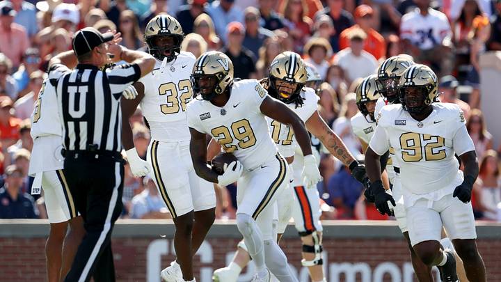 Sep 26, 2026; Auburn, Alabama, USA; Vanderbilt Commodores defensive end Miles Capers (29) celebrates after intercepting an Auburn Tigers pass during the first quarter at Jordan-Hare Stadium. Mandatory Credit: John Reed-Imagn Images Sep 26, 2026; Auburn, Alabama, USA; Vanderbilt Commodores defensive end Miles Capers (29) celebrates after intercepting an Auburn Tigers pass during the first quarter at Jordan-Hare Stadium. Mandatory Credit: John Reed-Imagn Images