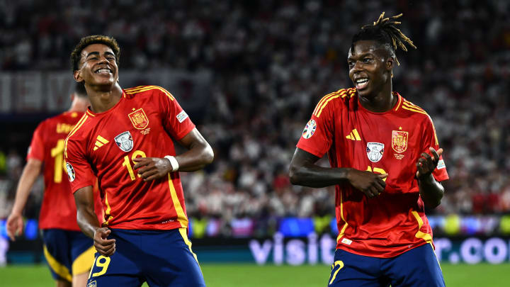 Spain face hosts Germany in the first quarter-final