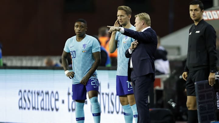 Steven Bergwijn mit Luuk de Jong und Ronald Koeman Steven Bergwijn mit Luuk de Jong und Ronald Koeman