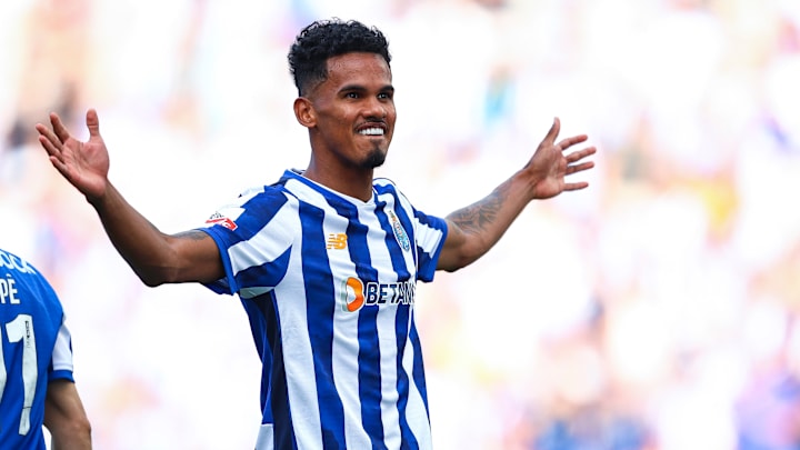 Porto tenta aproveitar o mando de campo na Europa League. Porto tenta aproveitar o mando de campo na Europa League.