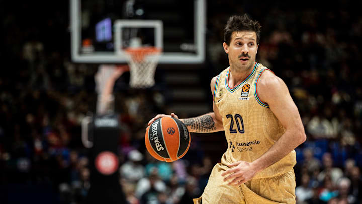 EA7 Emporio Armani Milan v FC Barcelona - 2022/2023 Turkish Airlines EuroLeague