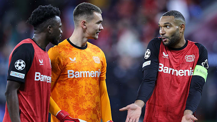 Matej Kovar (m.) und Jonathan Tah (r.)