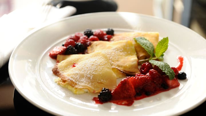 6. Eat breakfast before you arrive: You   ll need fuel to prepare for a full day at one of the most