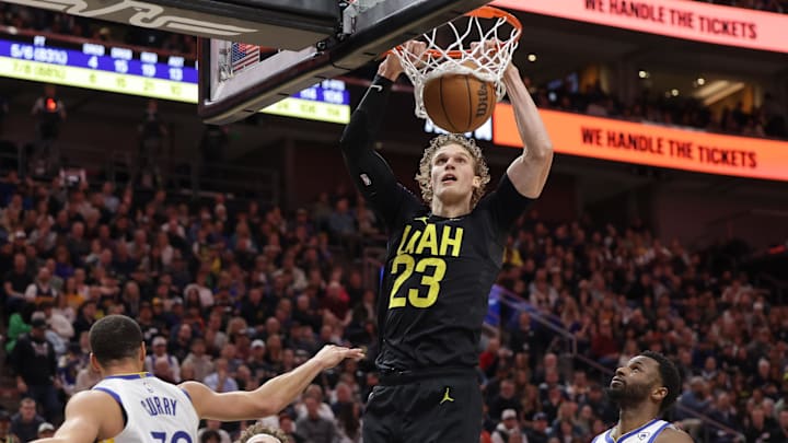 Lauri Markkanen throws it down against Golden State
