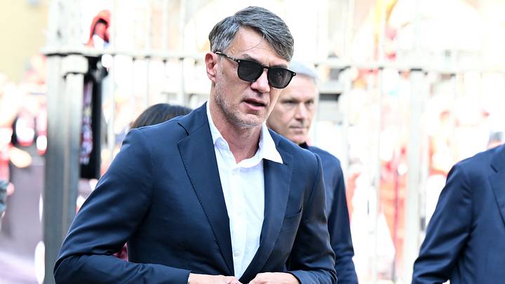 Die italienische Fußballlegende Paolo Maldini Die italienische Fußballlegende Paolo Maldini