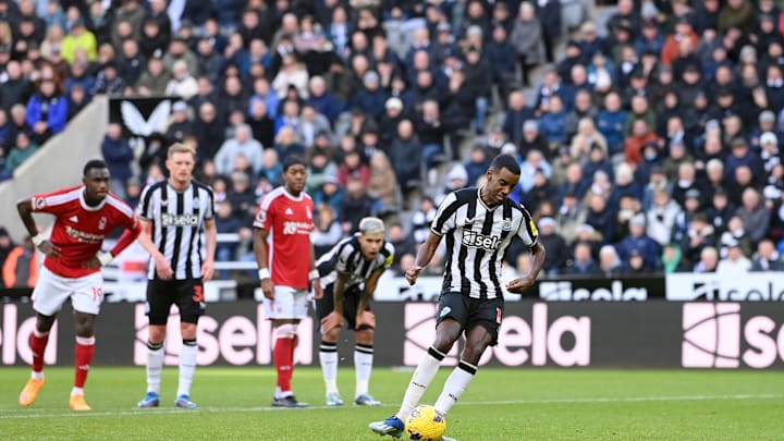 Newcastle United v Nottingham Forest - Premier League