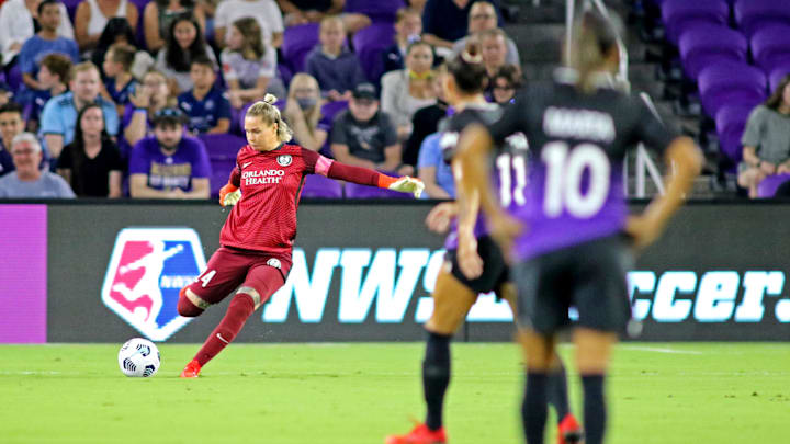Oct 9, 2021; Orlando, Florida, USA; Orlando Pride goalkeeper Ashlyn Harris (24) kicks the ball
