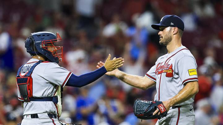 May 29, 2026; Cincinnati, Ohio, USA; Atlanta Braves catcher Chadwick Tromp (39) shakes hands with relief pitcher Tyler Kinley (45) after the victory over the Cincinnati Reds at Great American Ball Park. Mandatory Credit: Katie Stratman-Imagn Images