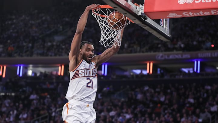 Nov 26, 2023; New York, New York, USA; Phoenix Suns forward Keita Bates-Diop (21) dunks in the first quarter against the New York Knicks at Madison Square Garden. Mandatory Credit: Wendell Cruz-Imagn Images Nov 26, 2023; New York, New York, USA; Phoenix Suns forward Keita Bates-Diop (21) dunks in the first quarter against the New York Knicks at Madison Square Garden. Mandatory Credit: Wendell Cruz-Imagn Images