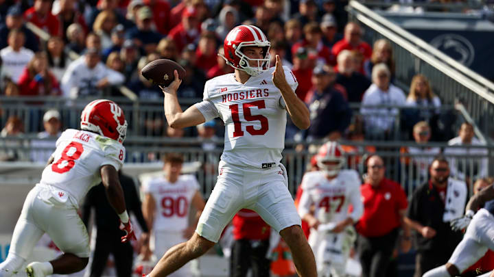 Fernando Mendoza has yet another great game Fernando Mendoza has yet another great game