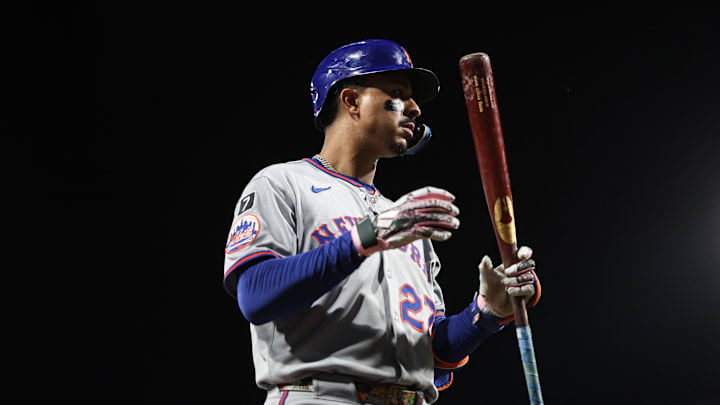Sep 11, 2025; Philadelphia, Pennsylvania, USA; New York Mets third base Mark Vientos (27) prepares to bat against the Philadelphia Phillies at Citizens Bank Park. 