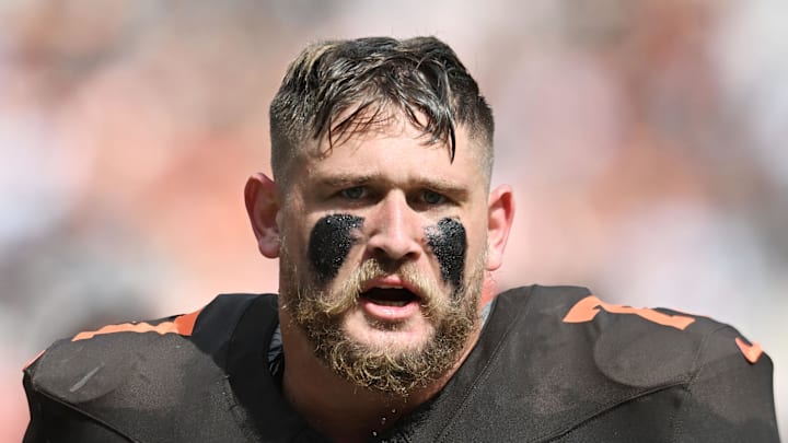 Cleveland Browns guard Wyatt Teller (77) Cleveland Browns guard Wyatt Teller (77)