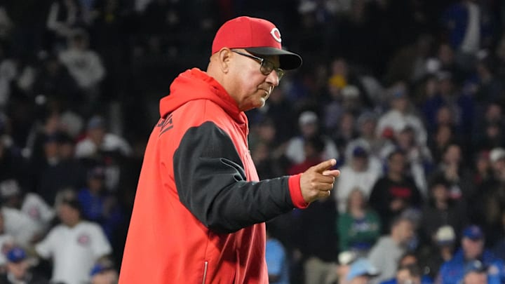 May 5, 2026; Chicago, Illinois, USA; Cincinnati Reds manager Terry Francona (77) makes a pitching change against the Chicago Cubs during the sixth inning at Wrigley Field. Mandatory Credit: David Banks-Imagn Images