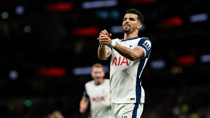 Tottenham Hotspur head into their clash against Manchester United off the back of three consecutive wins across all competitions, yet they still sit mid-table. 