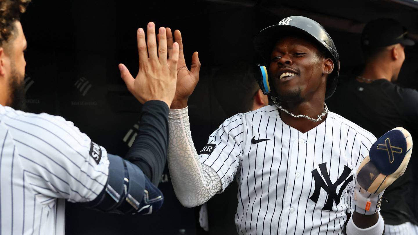 Why Jazz Chisholm Jr. might get more money than Luis Arraez in free agency