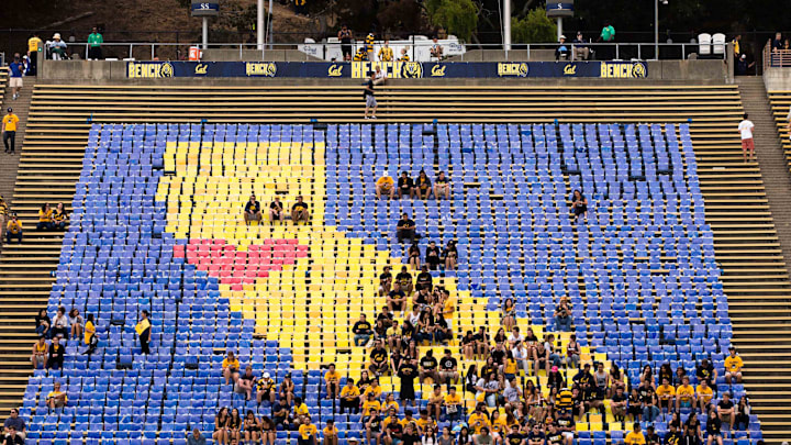 Sep 12, 2015; Berkeley, CA, USA;  Fans fill the stadium map of California before the game between the California Golden Bears and the San Diego State Aztecs at Memorial Stadium. Mandatory Credit: John Hefti-Imagn Images