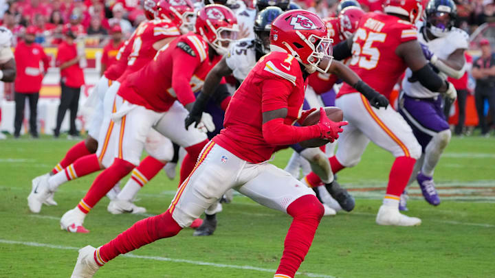 Sep 28, 2025; Kansas City, Missouri, USA; Kansas City Chiefs wide receiver Xavier Worthy (1) runs the ball against the Baltimore Ravens during the game at GEHA Field at Arrowhead Stadium. Mandatory Credit: Denny Medley-Imagn Images