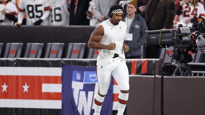 Dec 28, 2023; Cleveland, Ohio, USA; Cleveland Browns defensive end Myles Garrett (95) warms up before the game against the New York Jets at Cleveland Browns Stadium. Mandatory Credit: Scott Galvin-Imagn Images Dec 28, 2023; Cleveland, Ohio, USA; Cleveland Browns defensive end Myles Garrett (95) warms up before the game against the New York Jets at Cleveland Browns Stadium. Mandatory Credit: Scott Galvin-Imagn Images