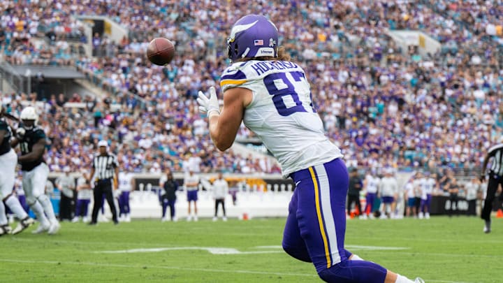 Nov 10, 2024; Jacksonville, Florida, USA; Minnesota Vikings tight end T.J. Hockenson (87) catches the ball against the Jacksonville Jaguars in the second quarter at EverBank Stadium. Mandatory Credit: Jeremy Reper-Imagn Images Nov 10, 2024; Jacksonville, Florida, USA; Minnesota Vikings tight end T.J. Hockenson (87) catches the ball against the Jacksonville Jaguars in the second quarter at EverBank Stadium. Mandatory Credit: Jeremy Reper-Imagn Images