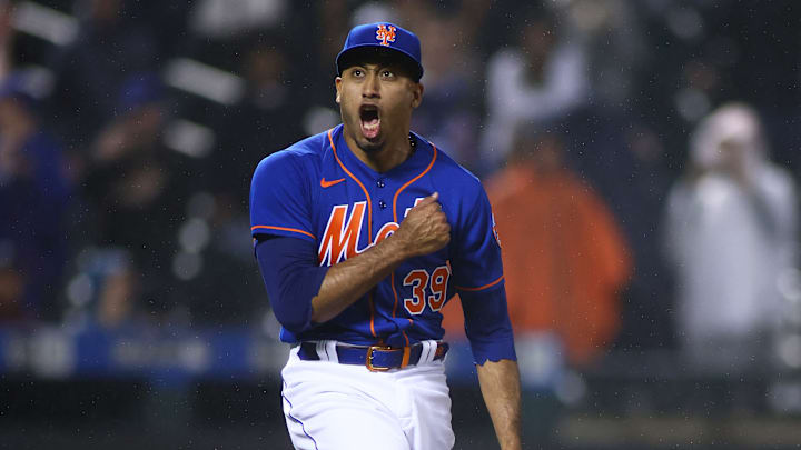 Edwin Díaz salvó el mismo día que su hermano Alexis, de los Rojos 