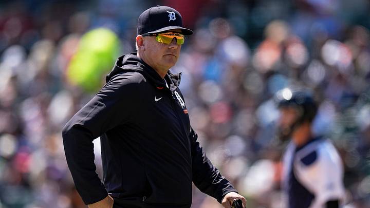 Detroit Tigers manager A.J. Hinch (14) walks off the field after pitching change. Credit