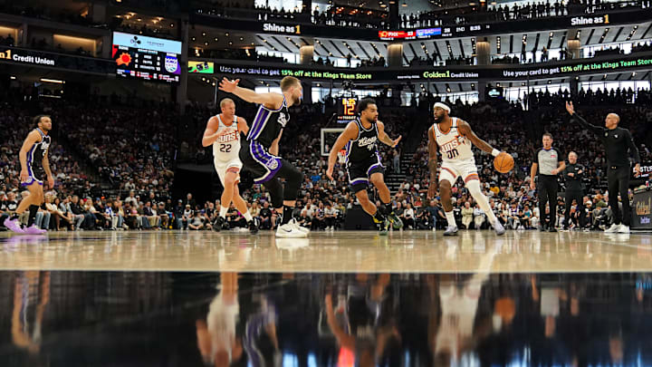 Phoenix Suns v Sacramento Kings