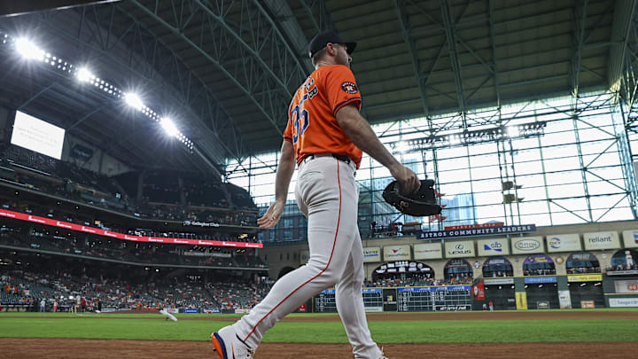 Sep 20, 2024; Houston, Texas, USA; Houston Astros starting pitcher Justin Verlander (35) walks onto the field before the game against the Los Angeles Angels at Minute Maid Park. Mandatory Credit: Troy Taormina-Imagn Images Sep 20, 2024; Houston, Texas, USA; Houston Astros starting pitcher Justin Verlander (35) walks onto the field before the game against the Los Angeles Angels at Minute Maid Park. Mandatory Credit: Troy Taormina-Imagn Images