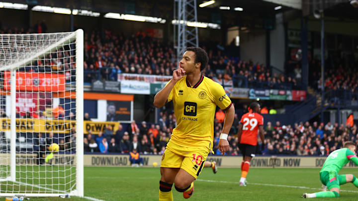 Luton Town v Sheffield United - Premier League