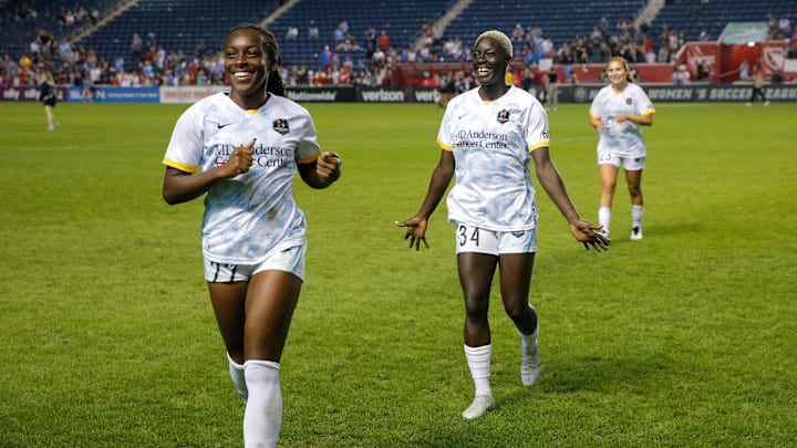 Sep 17, 2022; Bridgeview, Illinois, USA; Houston Dash forward Michelle Alozie (22) and forward